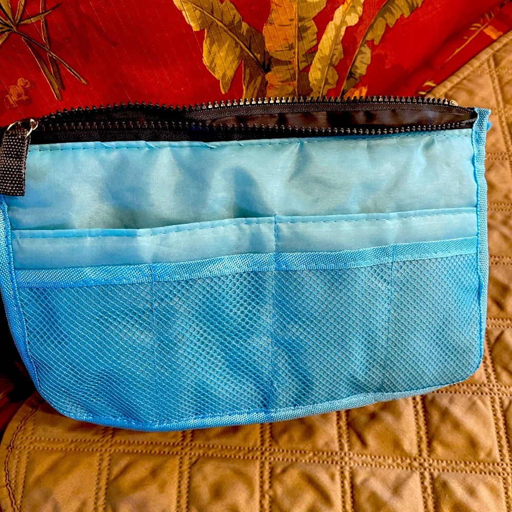 Purse insert with pockets in both sides